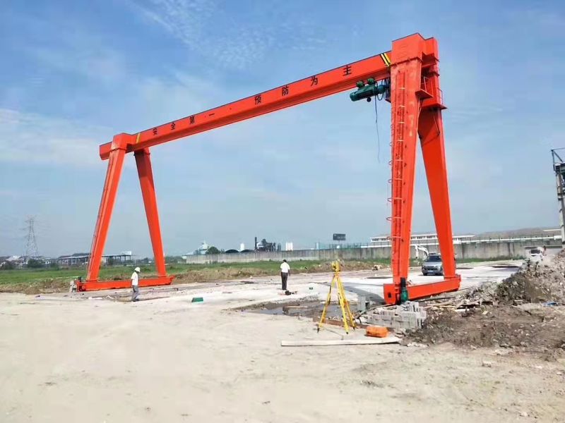 電動(dòng)葫蘆箱型門(mén)式起重機(jī)